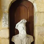 Chateau A 5 5 Salles De Bains 4 Etoiles Gourdon-en-quercy