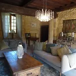 Chateau A 5 5 Salles De Bains 4 Etoiles Gourdon-en-quercy